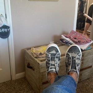 Blowfish lace less Camouflage Sneakers Size 8.